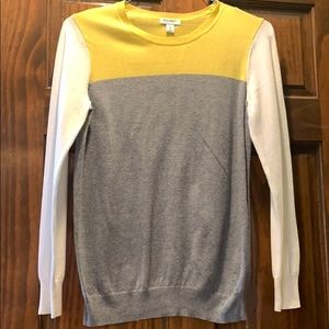 Yellow/grey/white sweater